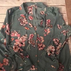 Candie’s Button-up Blouse